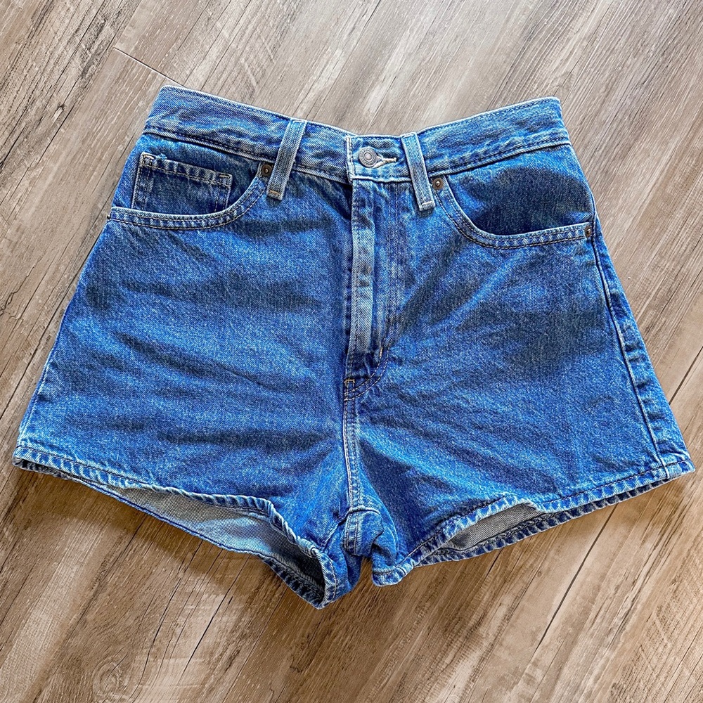Levi’s High Waited Mom Shorts Levi Mom Jean Shorts Blue Denim Shorts